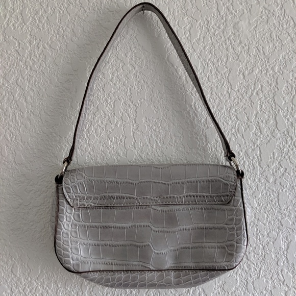 GUESS Vintage Shoulder Purse - Picture 2 of 5